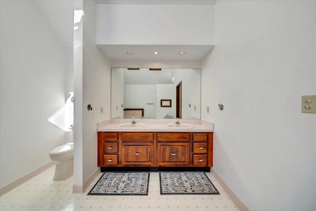 312 Spring DR - Photo 32