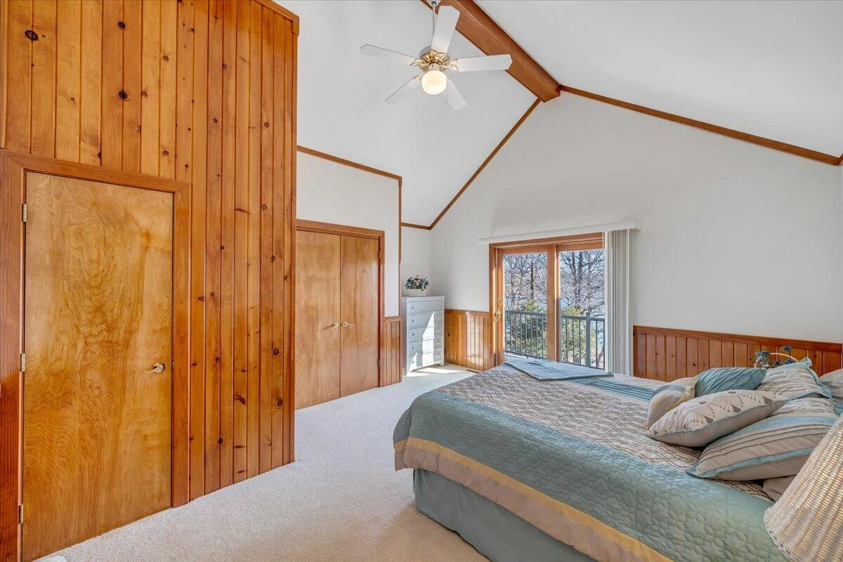 312 Spring DR - Photo 36
