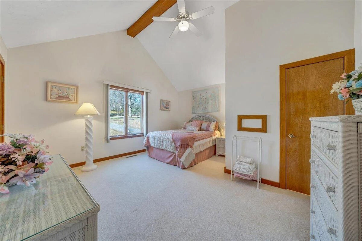 312 Spring DR - Photo 42