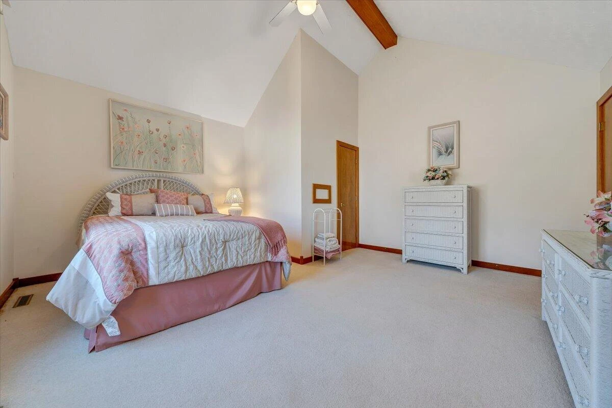 312 Spring DR - Photo 43