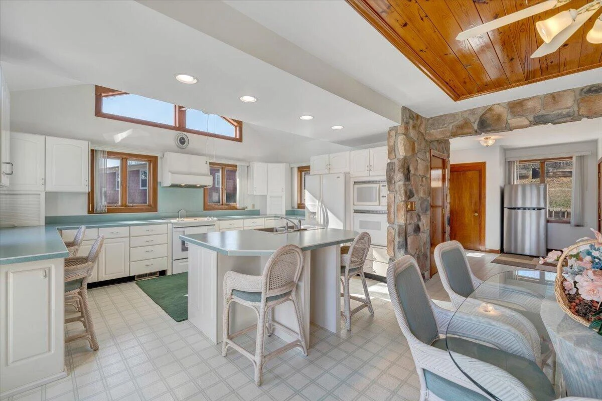 312 Spring DR - Photo 47