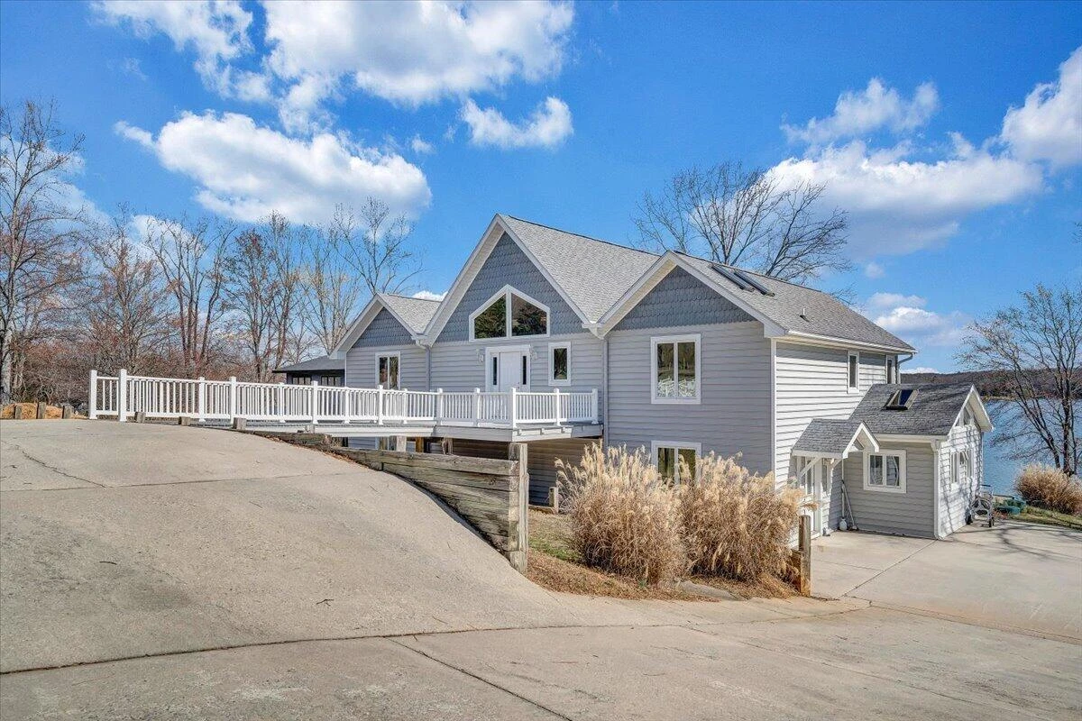 312 Spring DR - Photo 7