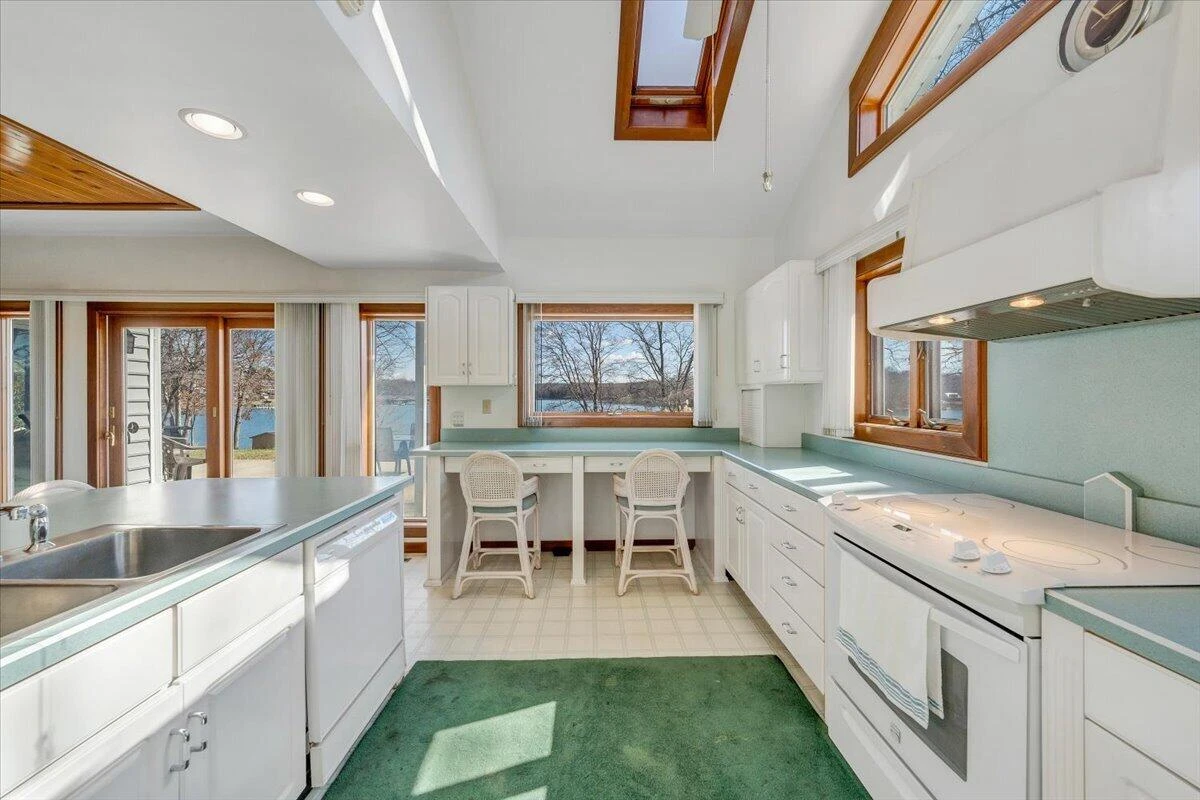 312 Spring DR - Photo 51