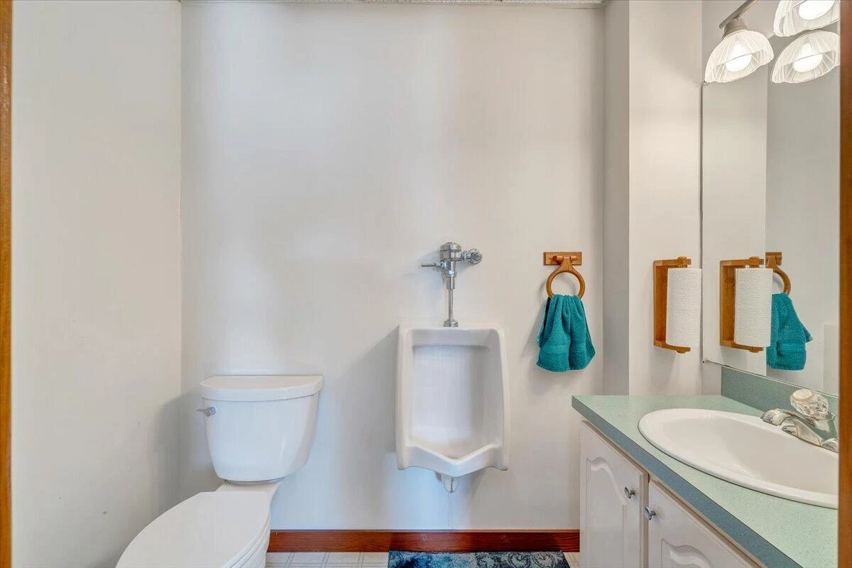 312 Spring DR - Photo 53
