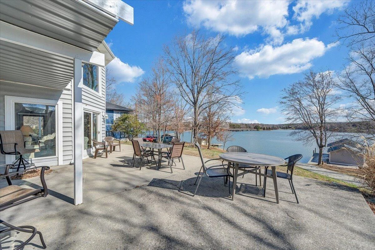 312 Spring DR - Photo 54