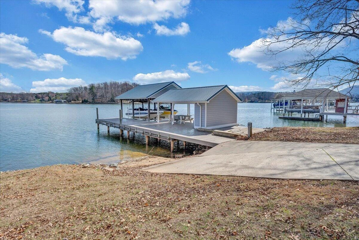 312 Spring DR - Photo 57