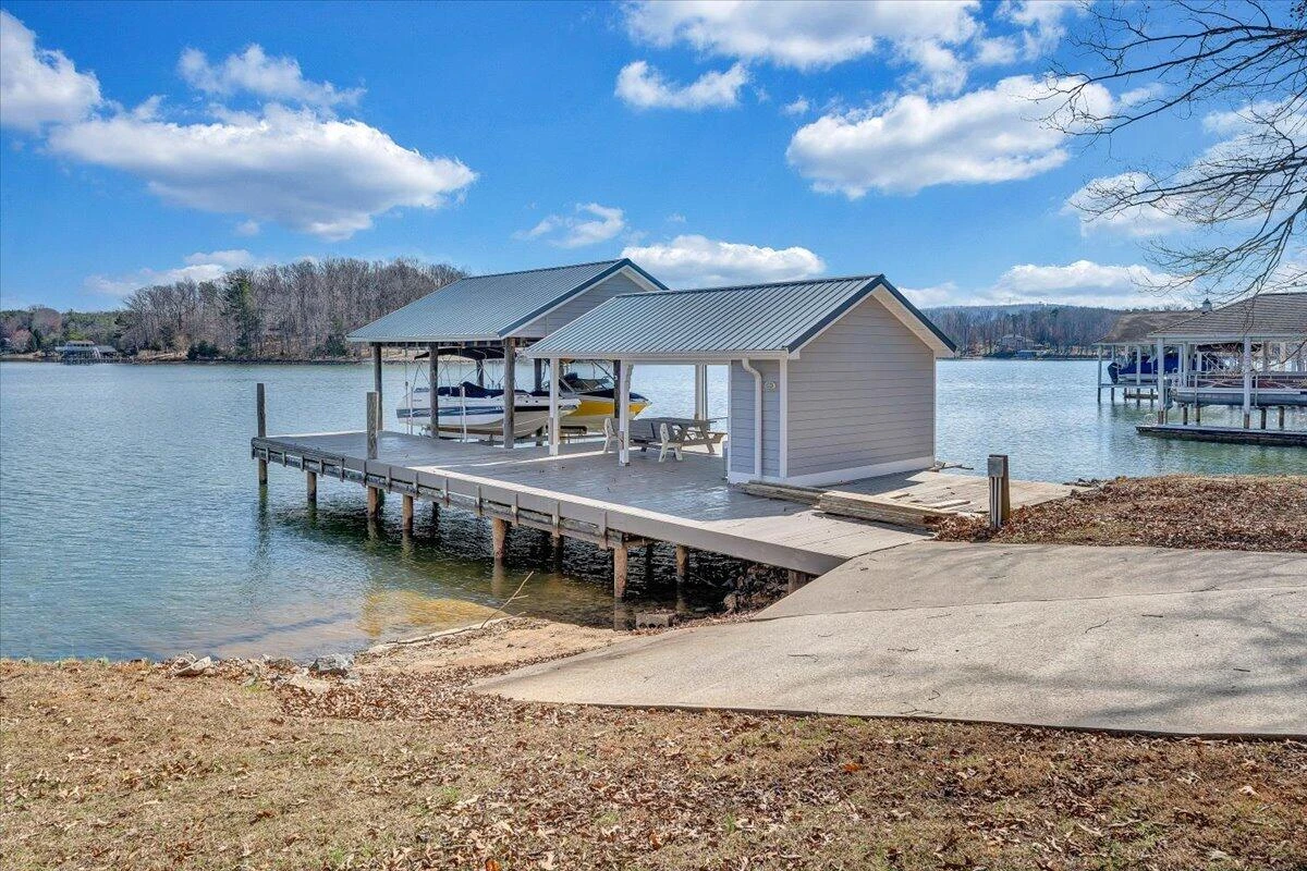 312 Spring DR - Photo 8