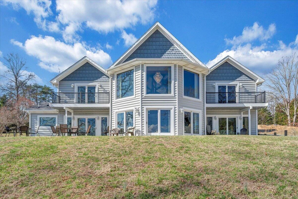 312 Spring DR - Photo 63
