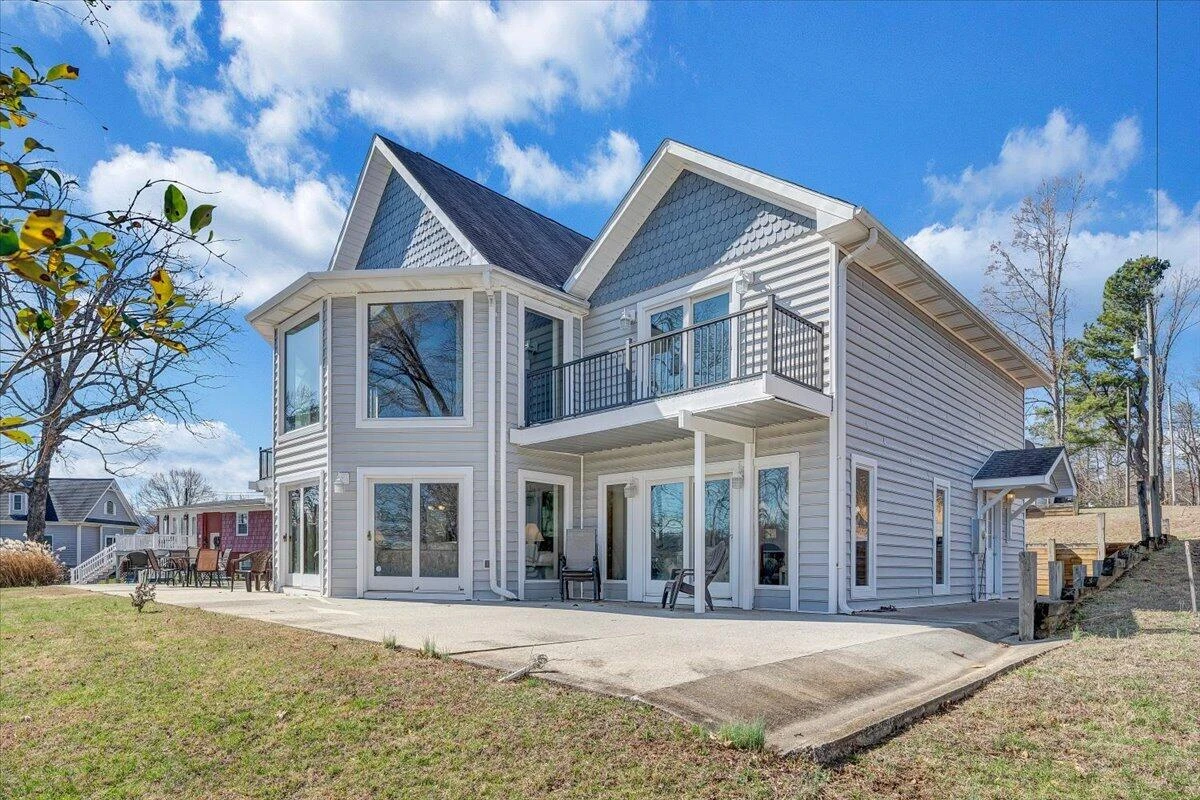 312 Spring DR - Photo 9