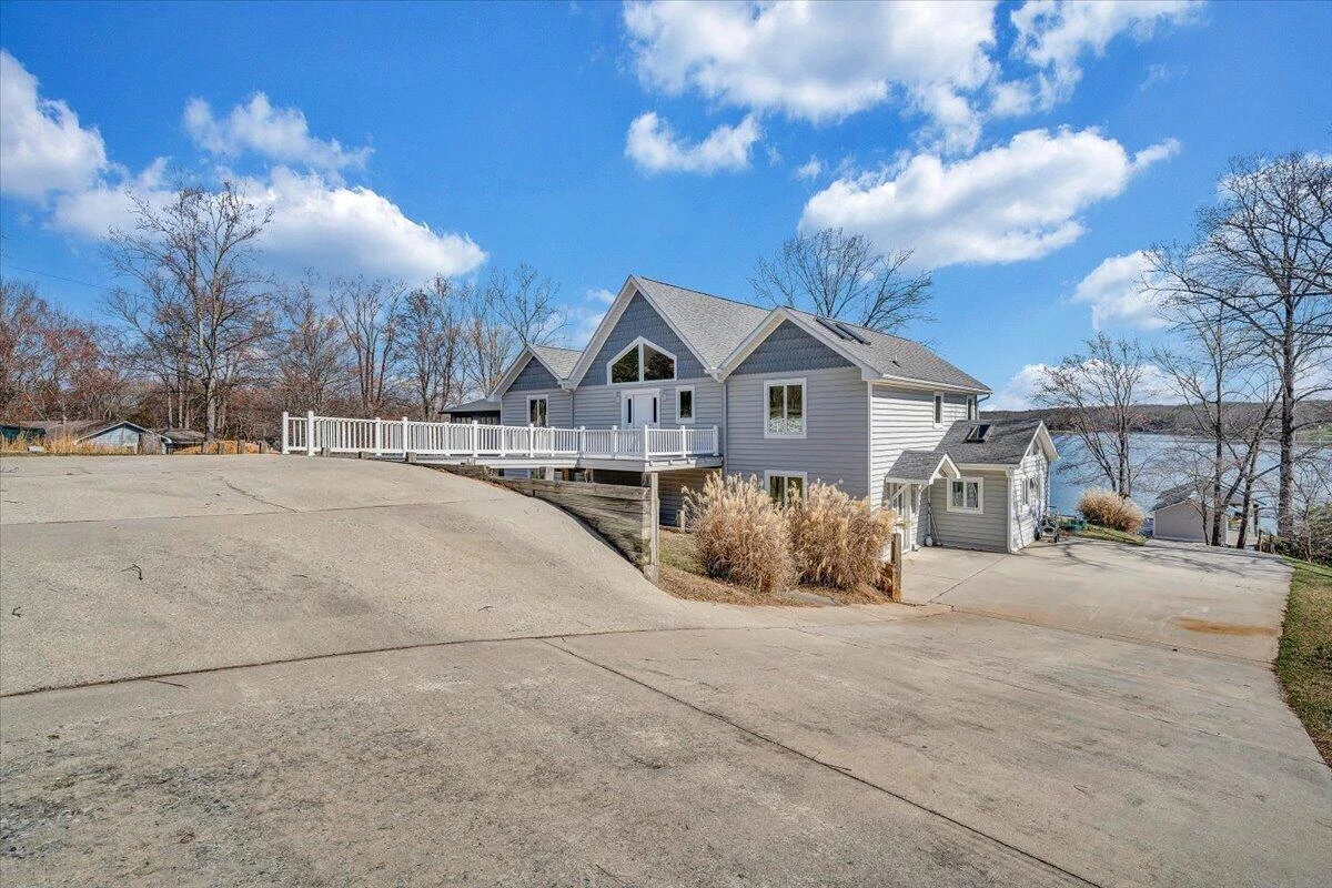 312 Spring DR - Photo 69