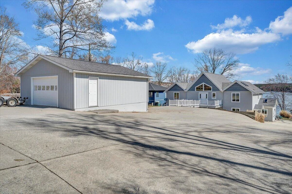 312 Spring DR - Photo 70