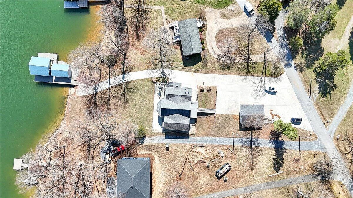 312 Spring DR - Photo 72