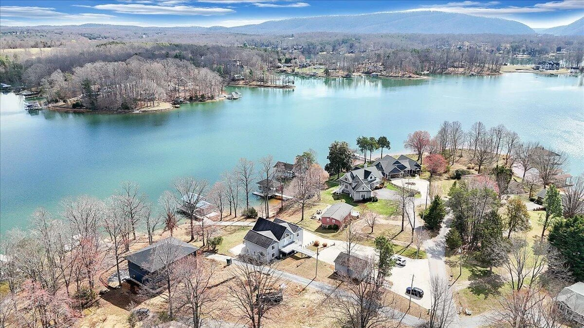 312 Spring DR - Photo 74