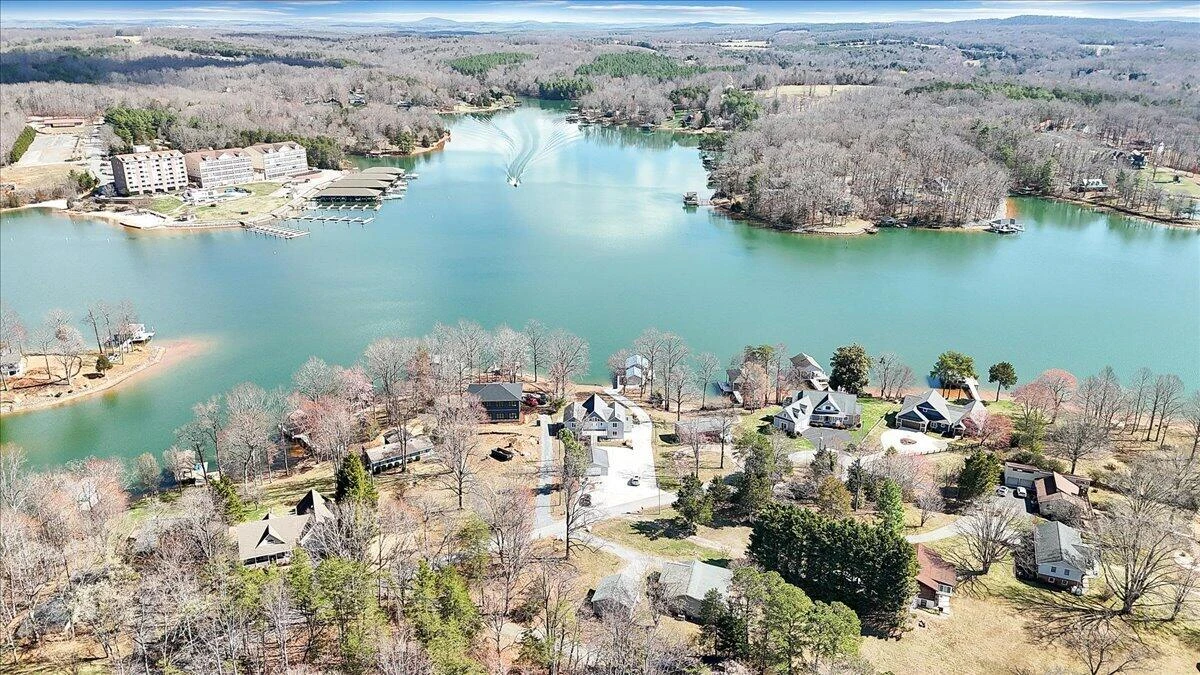 312 Spring DR - Photo 79