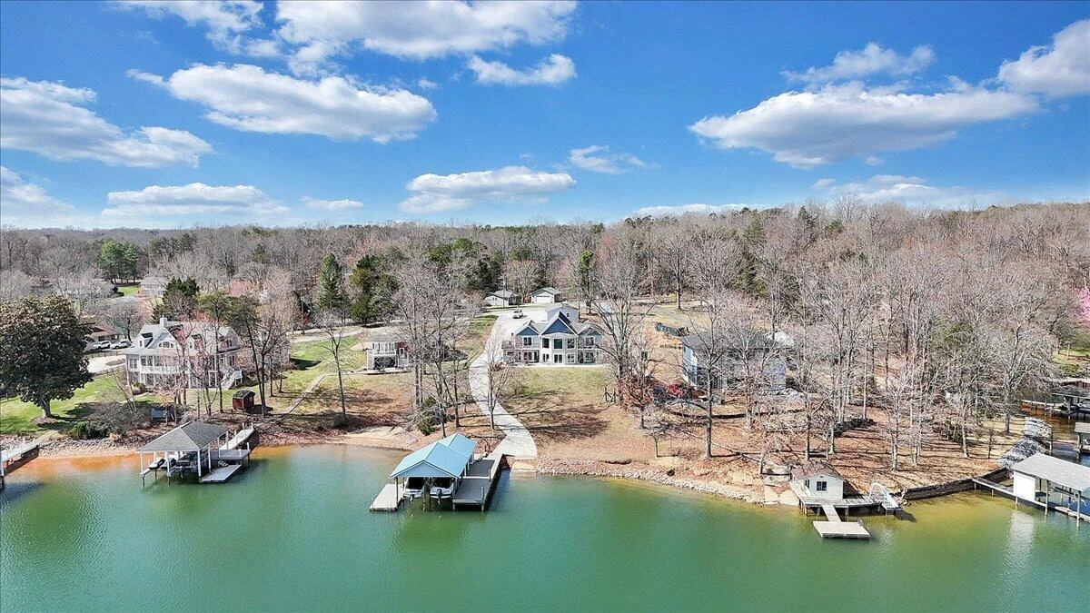 312 Spring DR - Photo 92