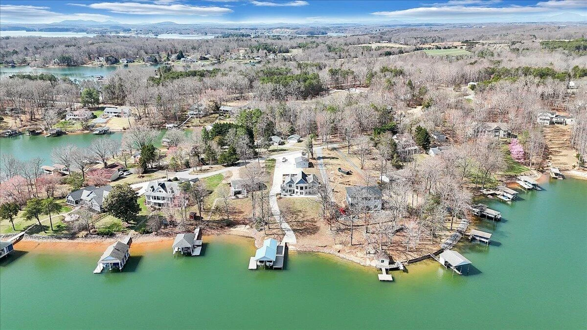 312 Spring DR - Photo 93