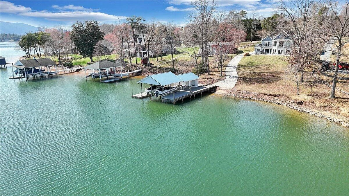 312 Spring DR - Photo 95