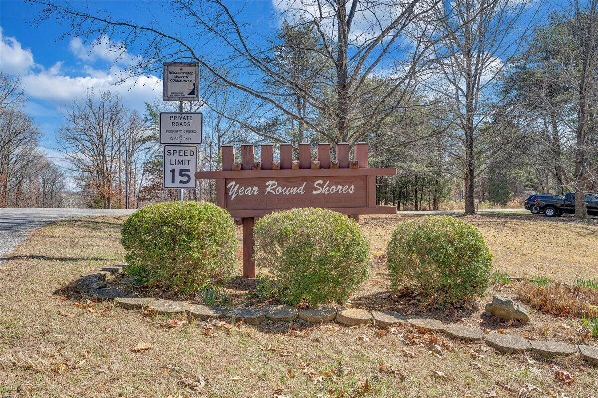 312 Spring DR - Photo 97