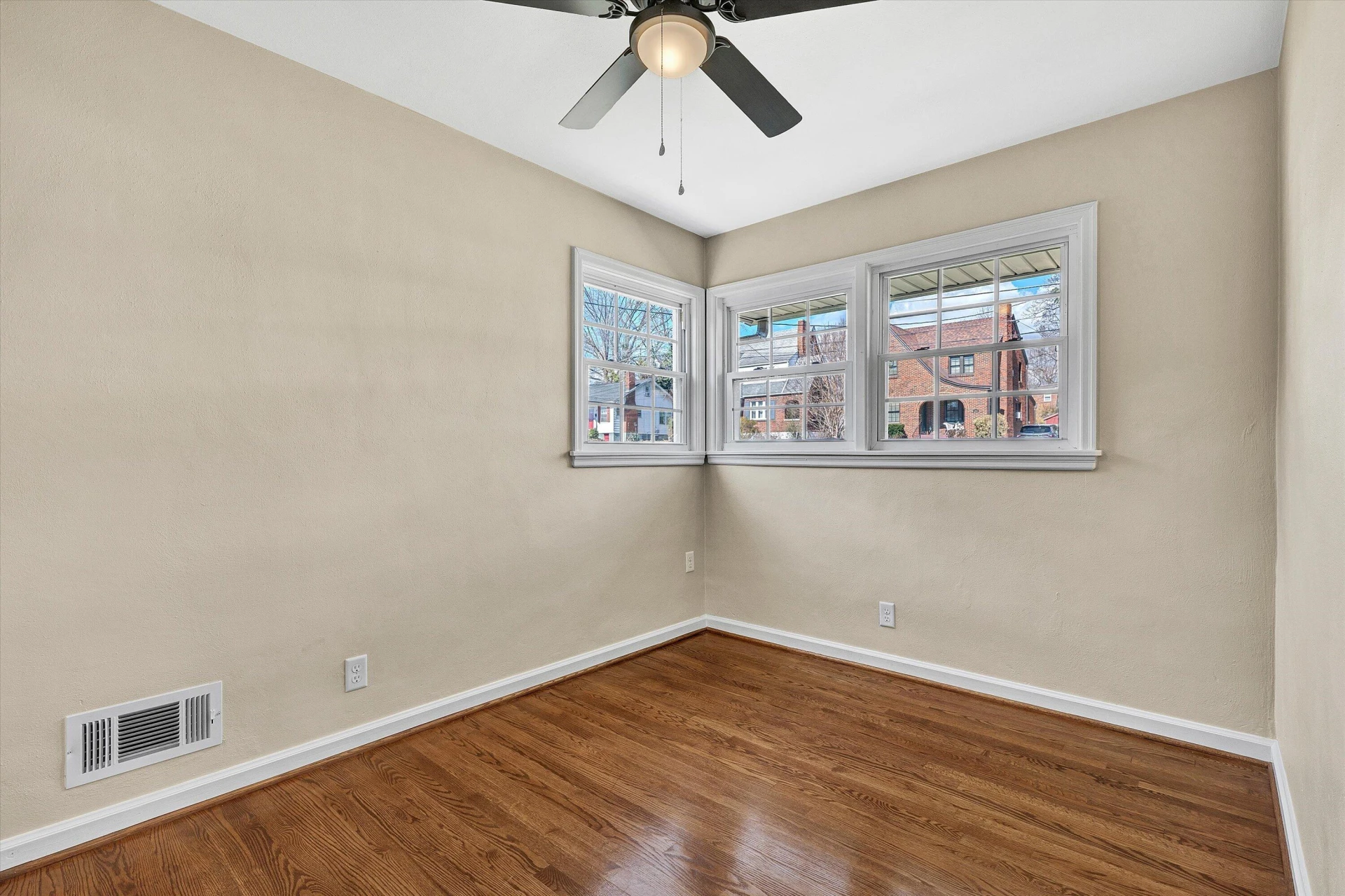 1210 Howbert AVE SW - Photo 21