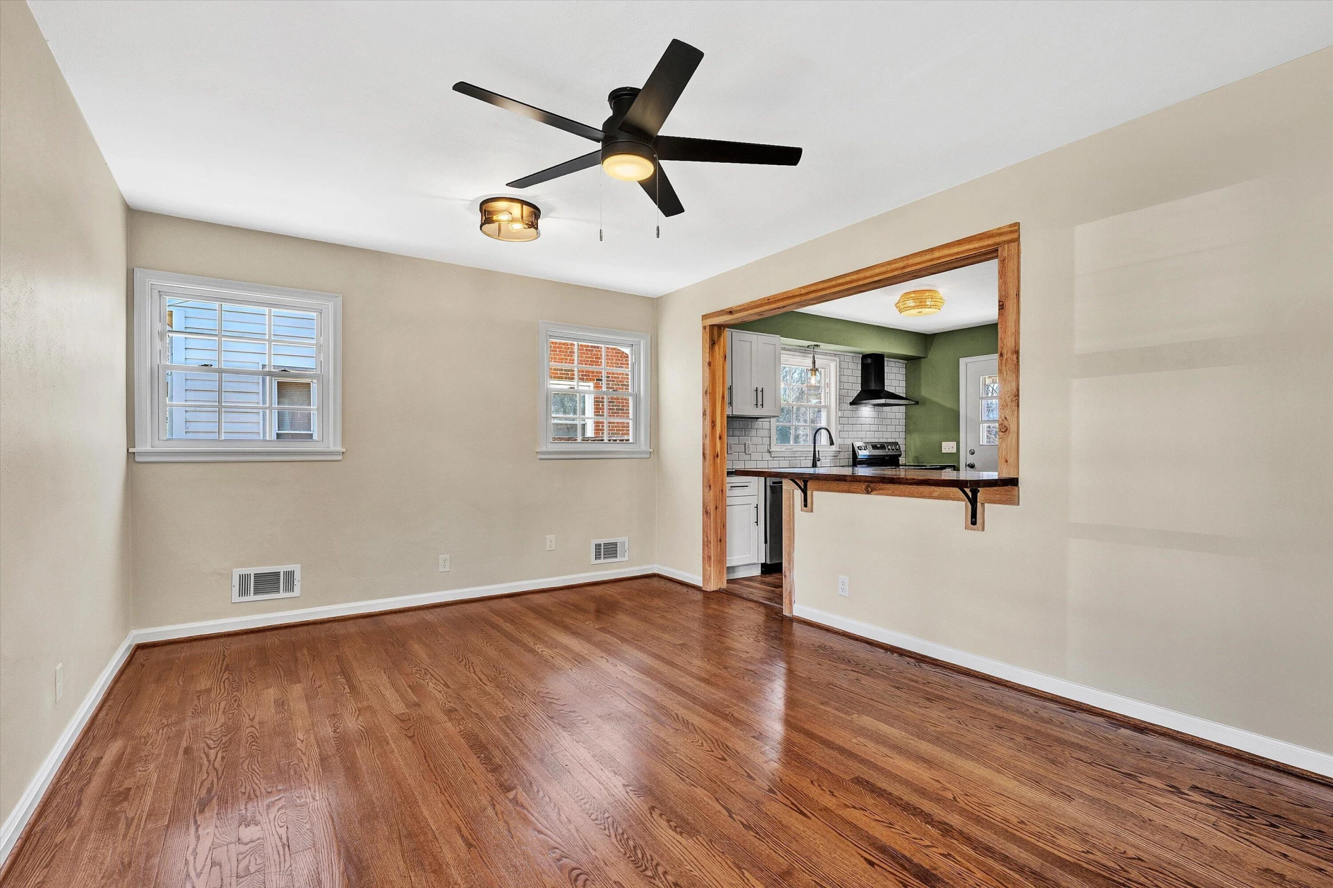 1210 Howbert AVE SW - Photo 9
