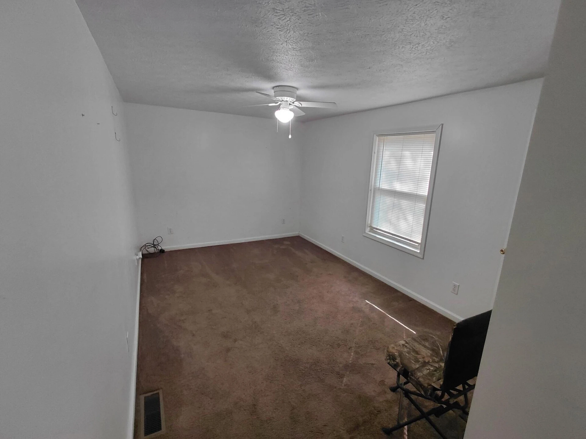 33 James River TER - Photo 8