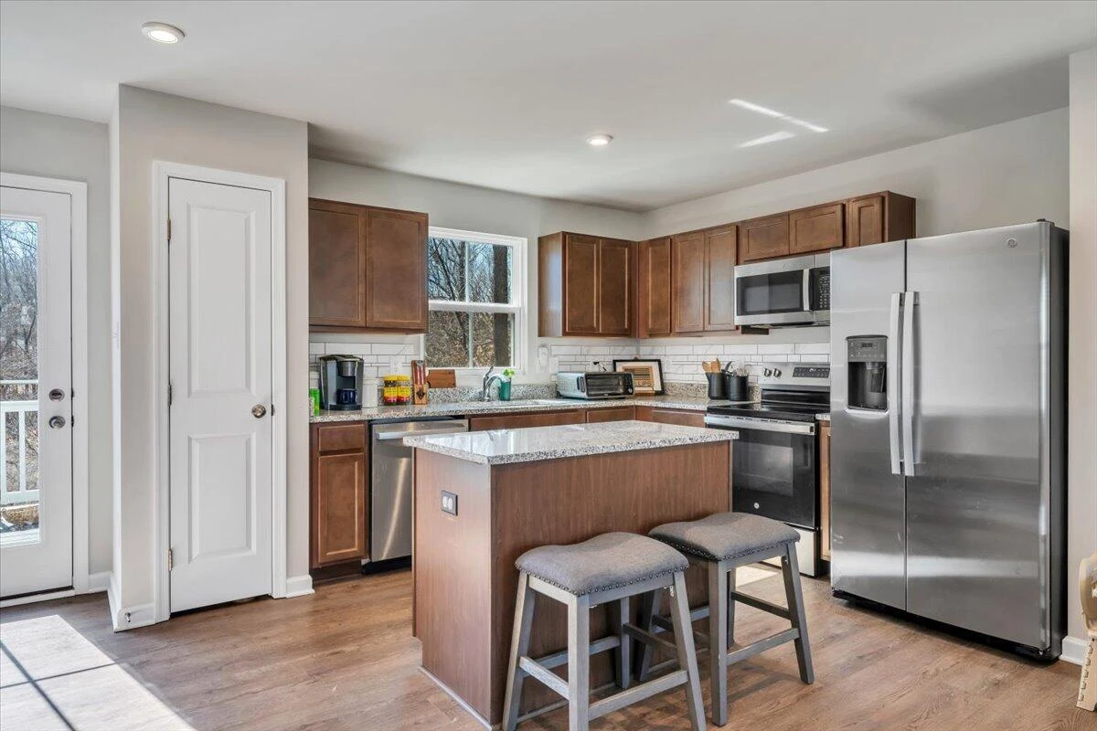 102 Ethan CT - Photo 16