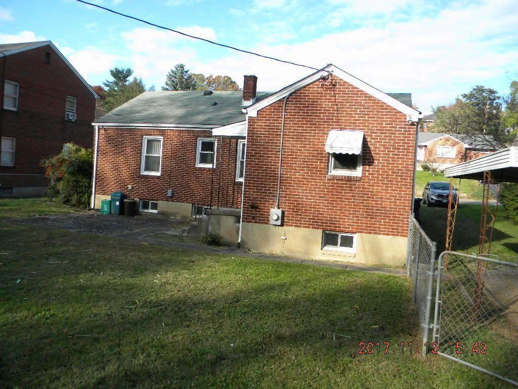 2416 Brandon AVE SW - Photo 2