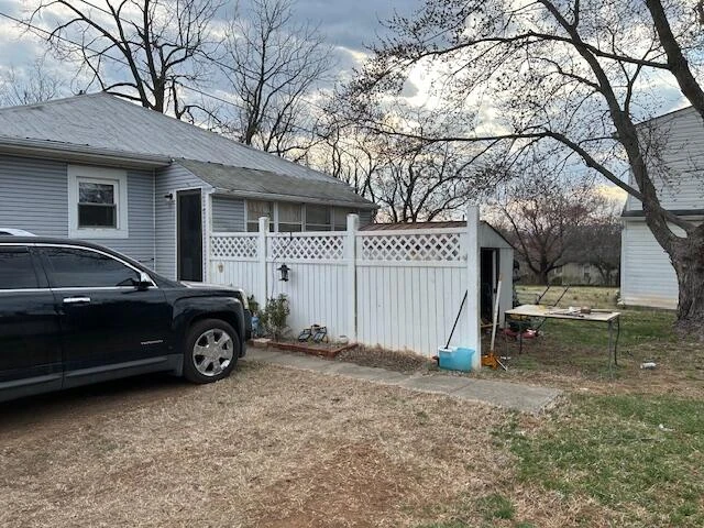 630 Columbia ST NE - Photo 5