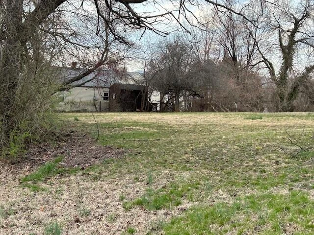 630 Columbia ST NE - Photo 6