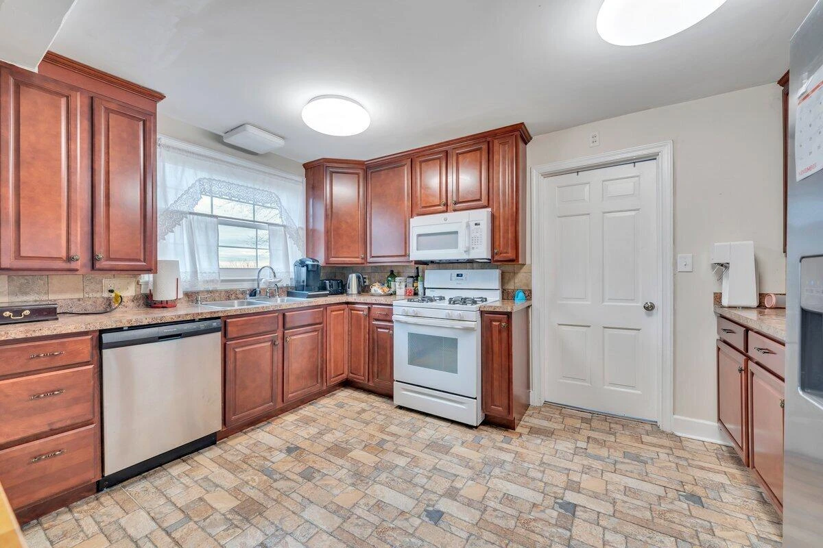 70 Vantage RD - Photo 11