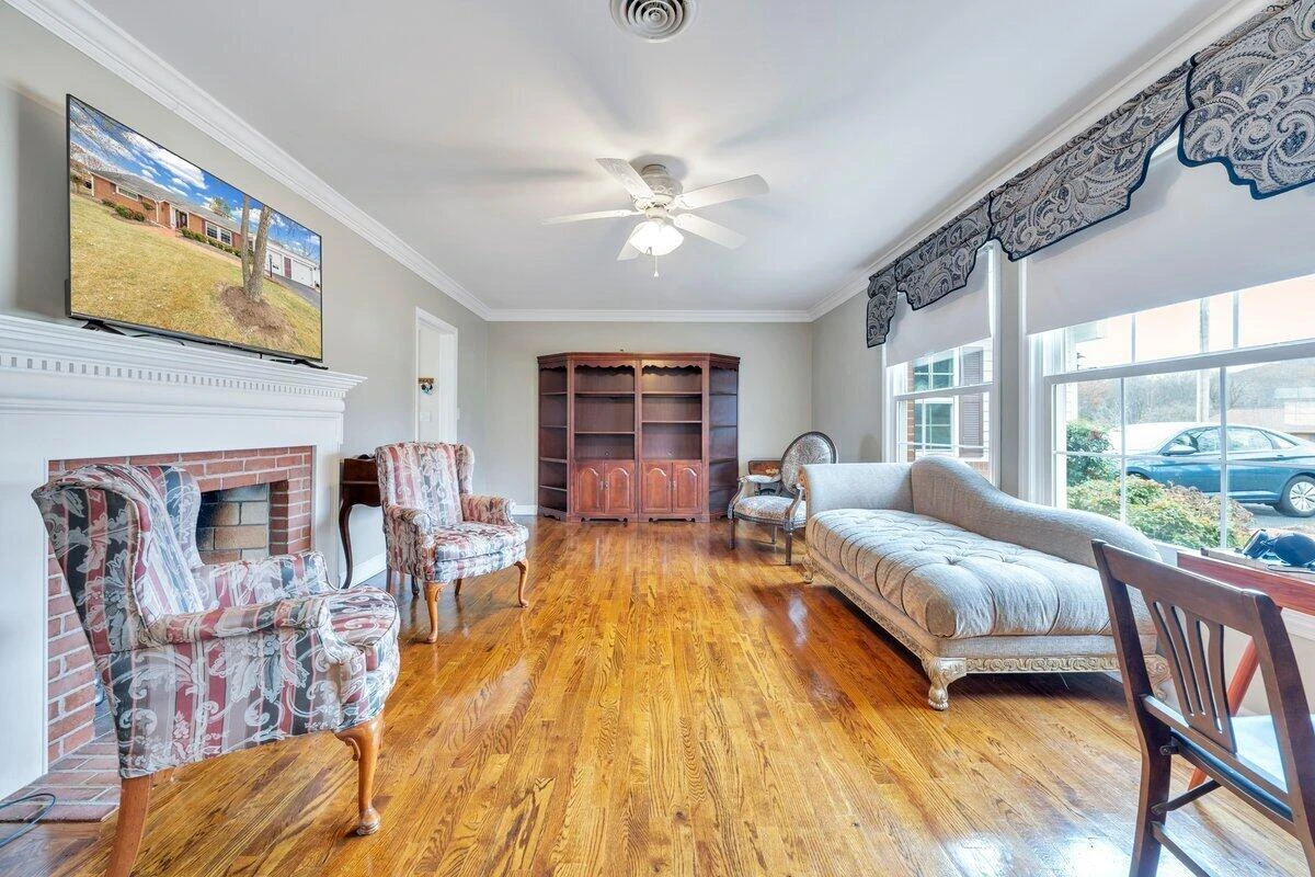 70 Vantage RD - Photo 8