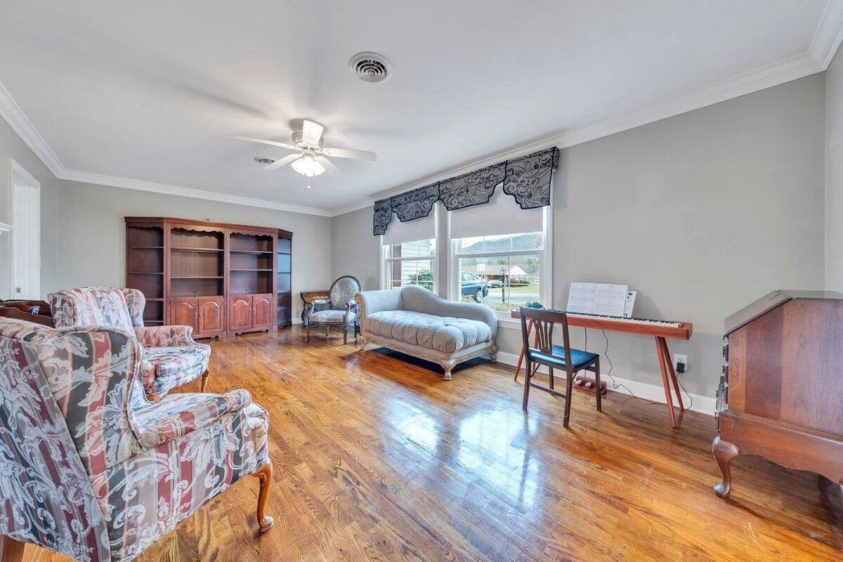 70 Vantage RD - Photo 9