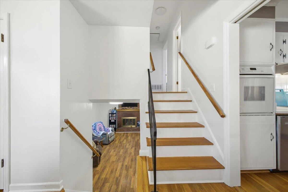 165 Oaklawn AVE NE - Photo 11