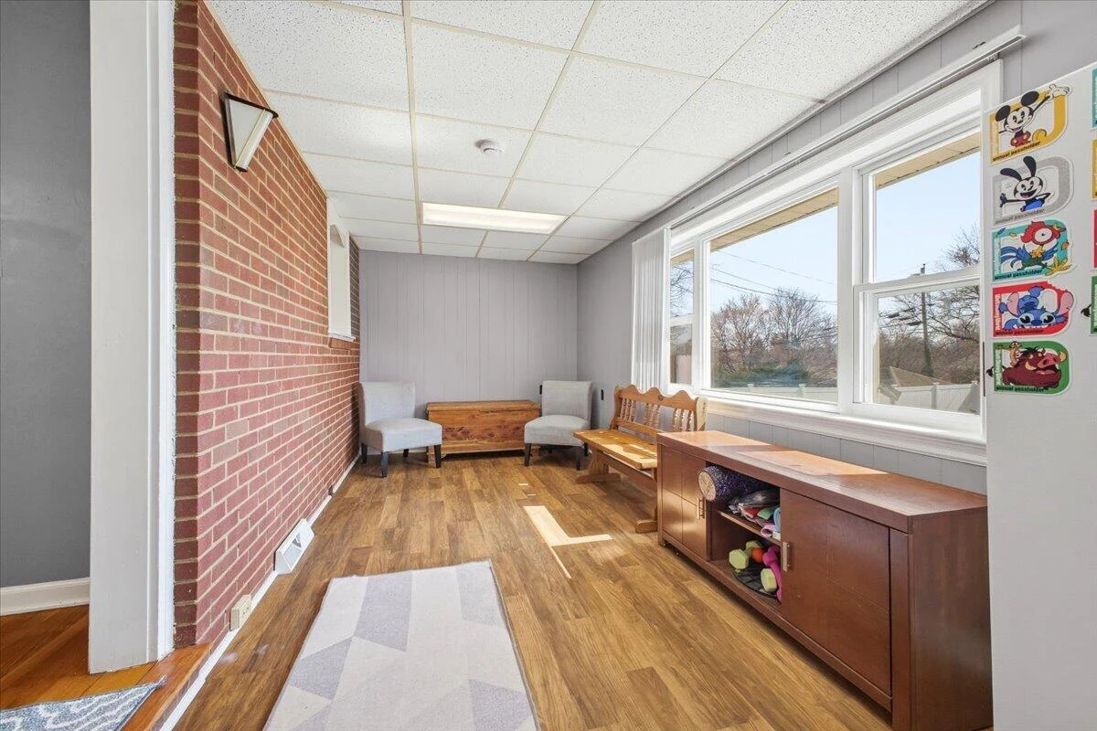 165 Oaklawn AVE NE - Photo 17