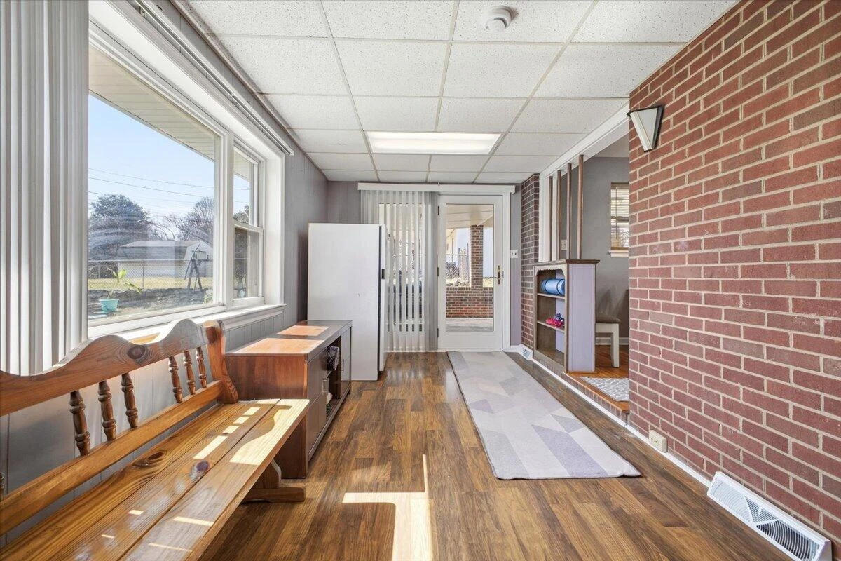 165 Oaklawn AVE NE - Photo 18