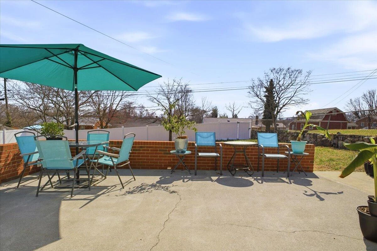 165 Oaklawn AVE NE - Photo 19