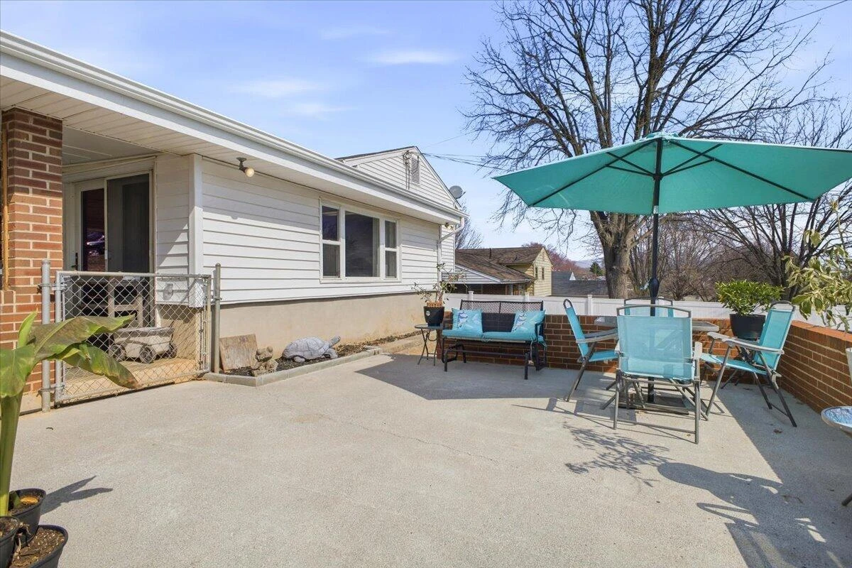 165 Oaklawn AVE NE - Photo 20