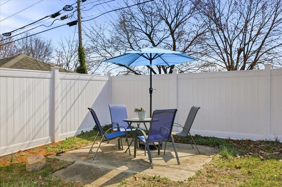 165 Oaklawn AVE NE - Photo 23