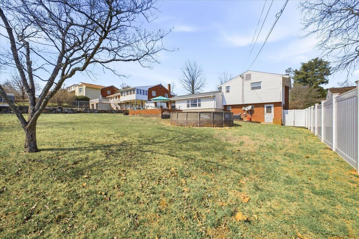 165 Oaklawn AVE NE - Photo 24