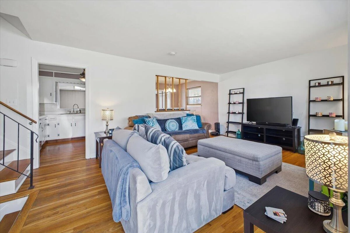 165 Oaklawn AVE NE - Photo 8