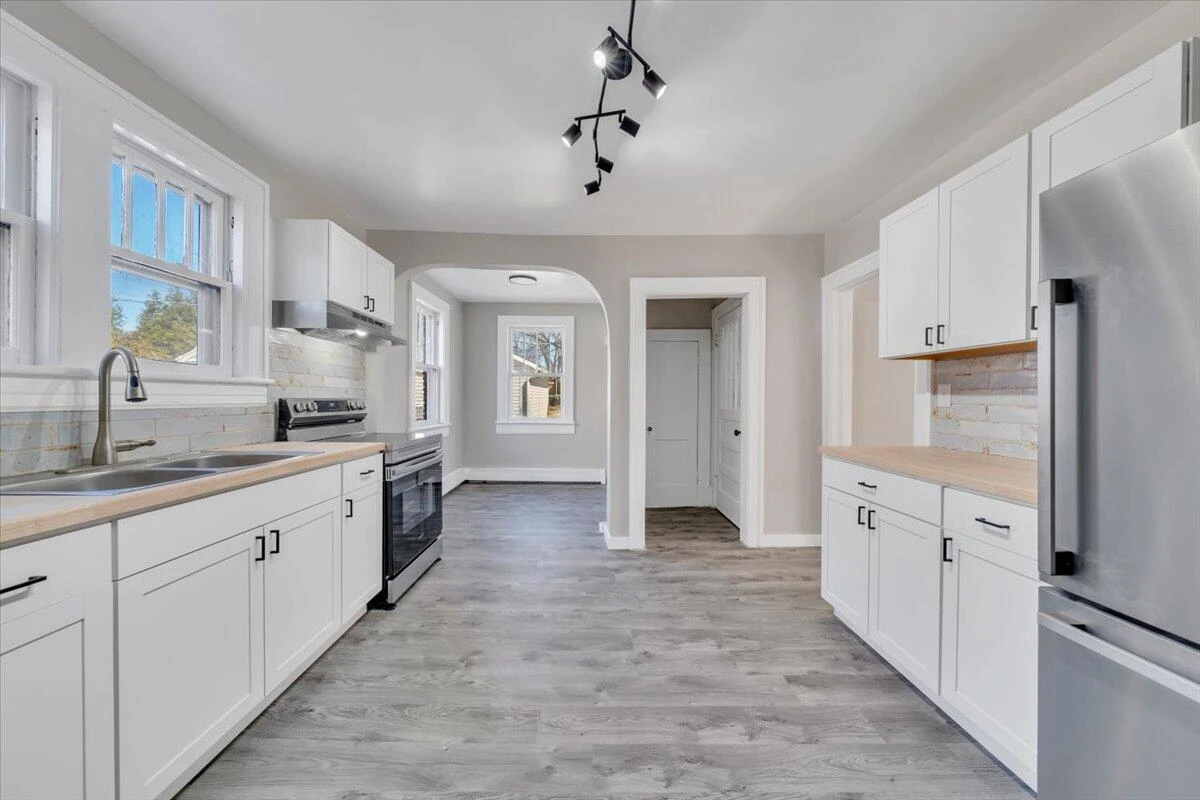 3219 Collingwood ST NE - Photo 19