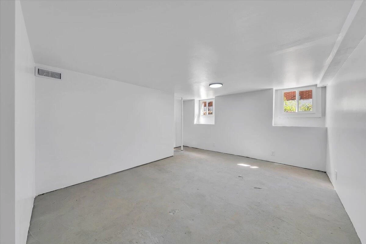 3219 Collingwood ST NE - Photo 43