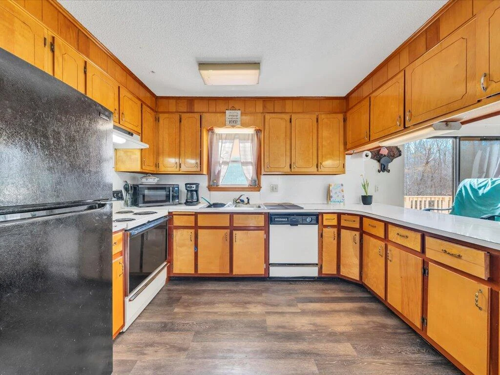 1136 S County Line RD - Photo 10