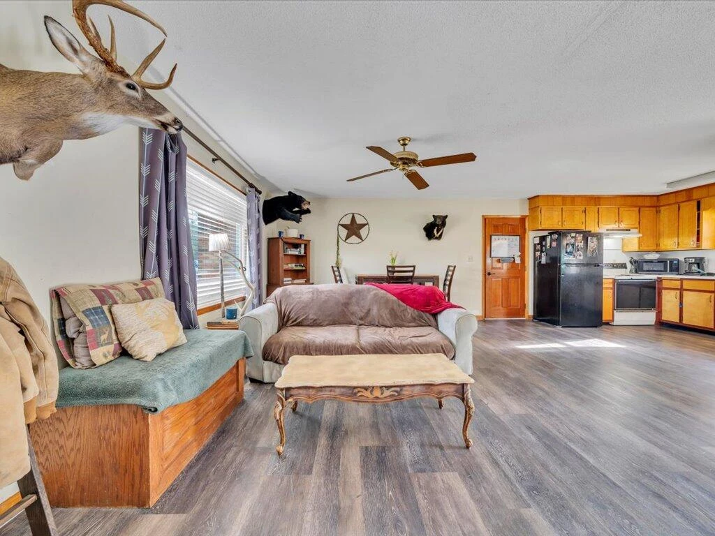 1136 S County Line RD - Photo 4
