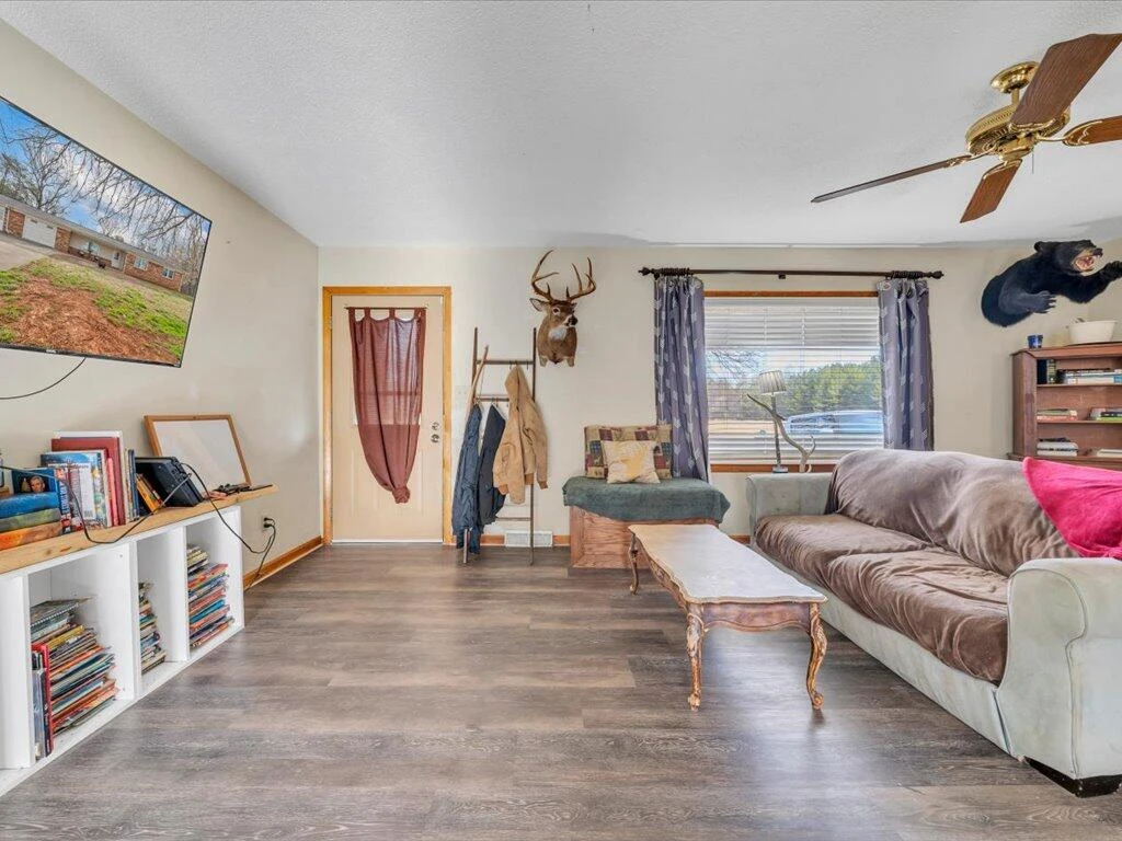 1136 S County Line RD - Photo 5