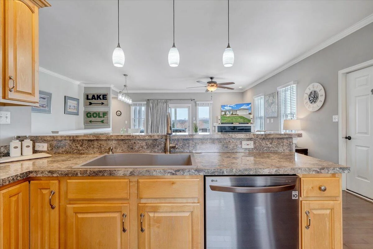 2302 Lake Retreat RD - Photo 12