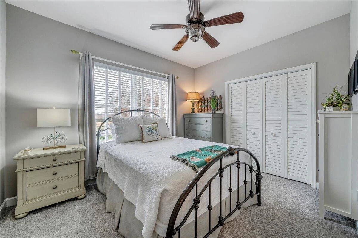 2302 Lake Retreat RD - Photo 26