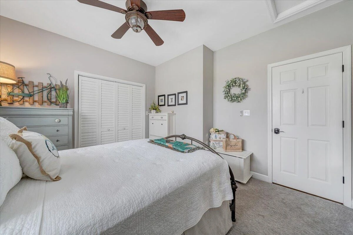 2302 Lake Retreat RD - Photo 27