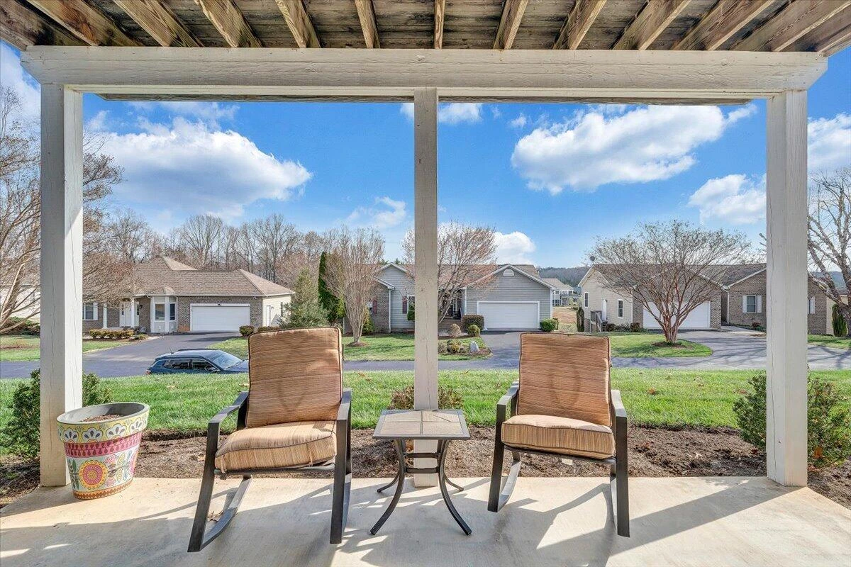 2302 Lake Retreat RD - Photo 51
