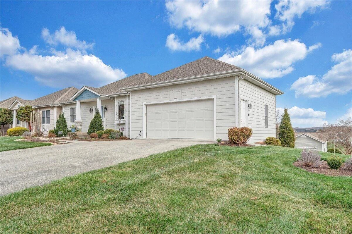 2302 Lake Retreat RD - Photo 58